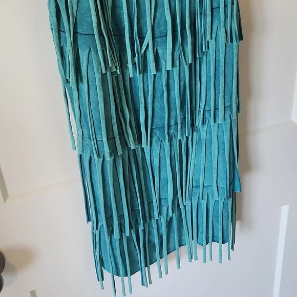 T Party Fringe Tank Top - Picture 3 of 6